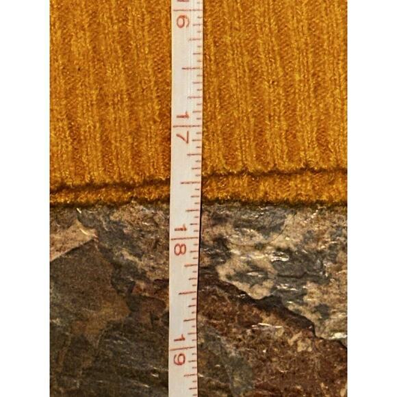 Divided H&M Yellow Crop Sweater Size Small - Picture 5 of 6